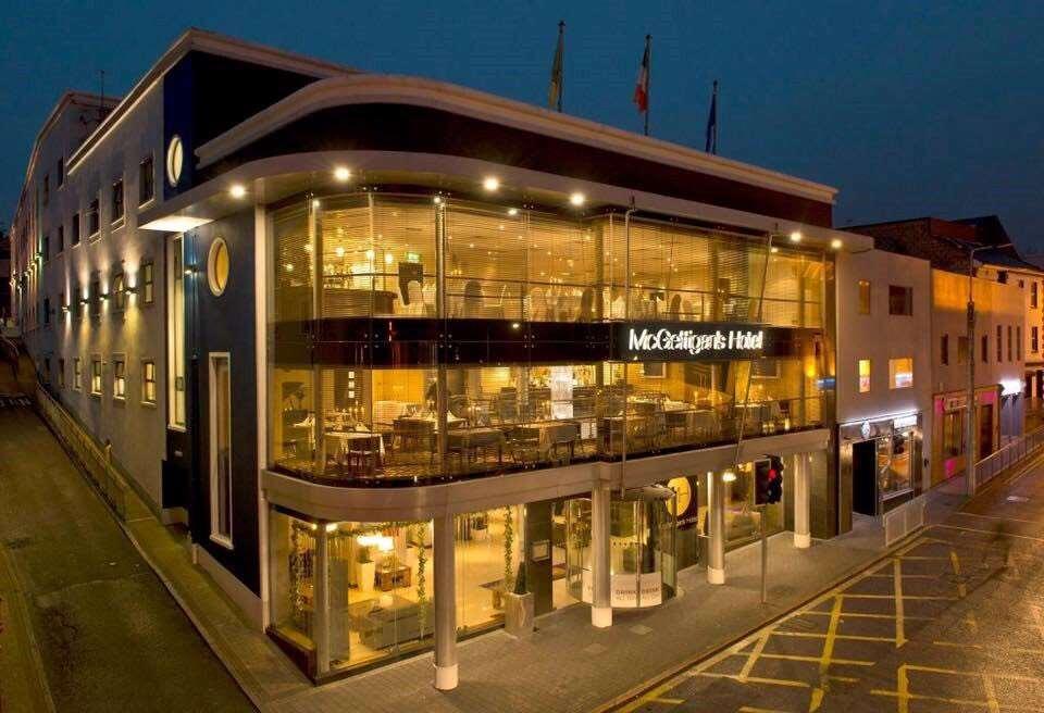 Mcgettigans Hotel Летеркени Екстериор снимка