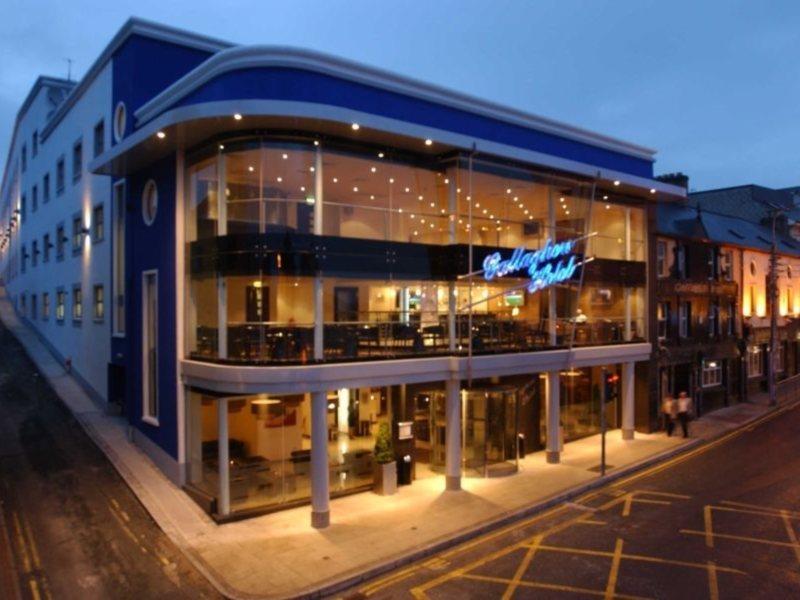 Mcgettigans Hotel Летеркени Екстериор снимка